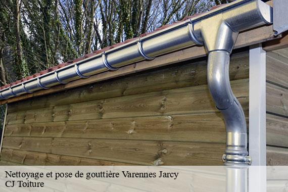 Nettoyage et pose de gouttière  varennes-jarcy-91480 CJ Toiture 